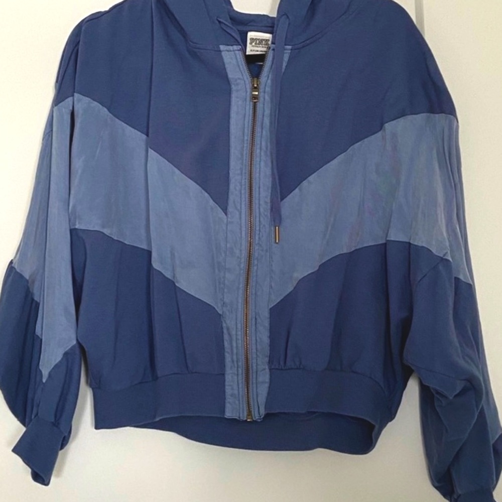 Victoria’s Secret PINK. Blue crop jacket